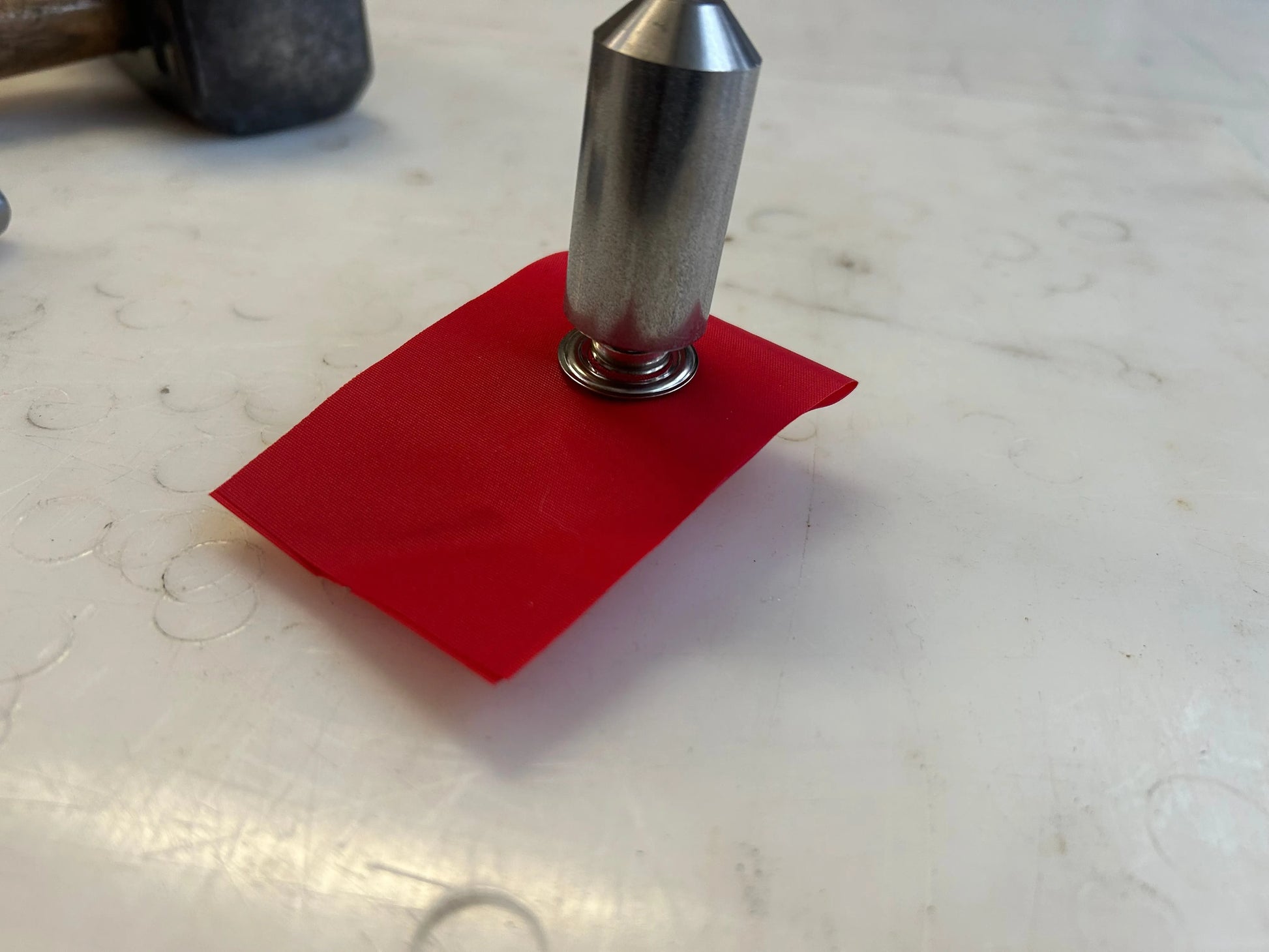 zeilkousjes monteren dichtslaan